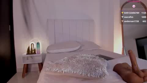 Valentina   1030   530  -  online show from 12/21/24, 09:01