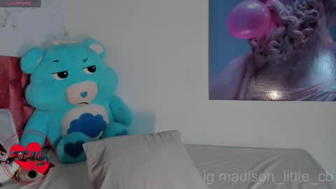 Snapshot of madison_little chatting on 02/14/25, 04:41 Melissa 700 1400 -5 online show from 02/14/25, 04:41