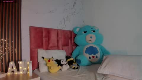 Snapshot of madison_little chatting on 02/20/25, 03:30 Melissa 700 1400 -5 online show from 02/20/25, 03:30