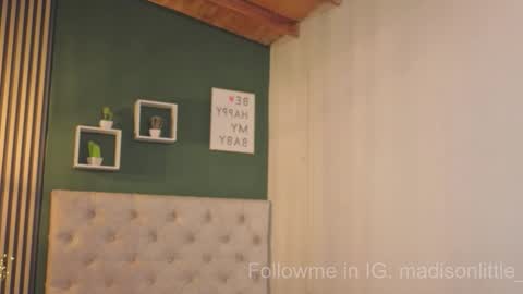 Snapshot of madison_little chatting on 01/15/26, 01:26 Melissa 700 1400 -5 online show from 01/15/26, 01:26