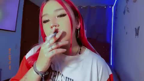 Snapshot of madison_x17 chatting on 11/15/25, 10:26 madso x17 online show from 11/15/25, 10:26