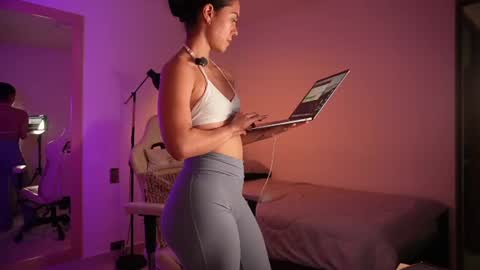 Snapshot of madisonlara chatting on 06/24/26, 04:50 madisonlara online show from 06/24/26, 04:50