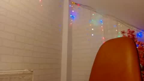 Leena online show from 01/31/25, 08:43