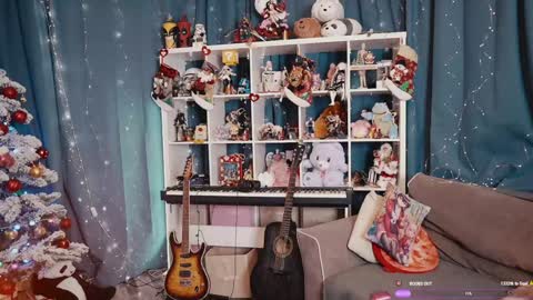 Alice online show from 12/16/25, 03:06