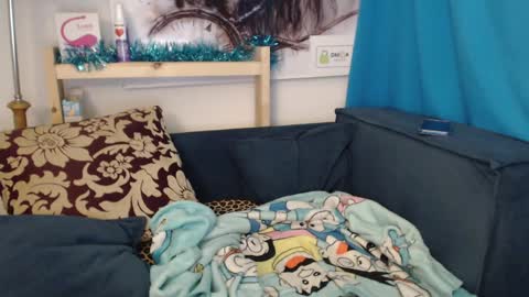 Elizabeth online show from 02/14/25, 01:23