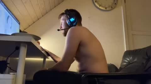 Snapshot of madsfb9 chatting on 11/14/25, 03:22 madsfb9 online show from 11/14/25, 03:22