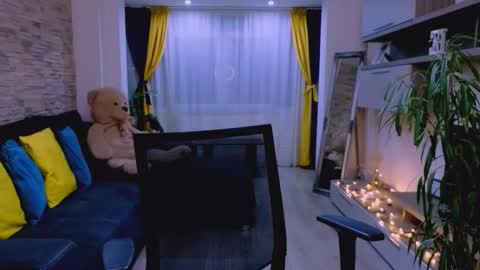 Madye Roberts online show from 12/21/25, 11:01