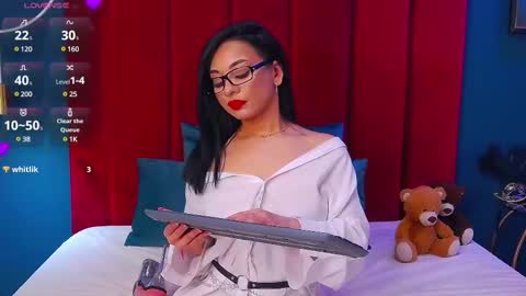 MadyLuxx online show from 03/08/25, 08:14