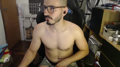 Snapshot of madziula chatting on 02/12/25, 05:15 Peter online show from 02/12/25, 05:15