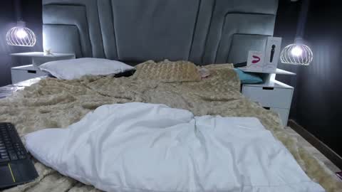 MAEE ANGELS online show from 02/06/25, 03:48