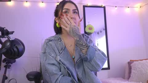 Maeve  schedule 11 am- 530 pm colombia time  online show from 01/03/25, 09:47