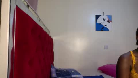 Maelys online show from 04/12/26, 06:02