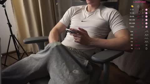 Mike XMaestro 3369 online show from 02/12/25, 03:49