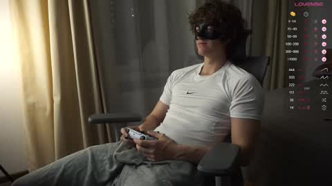 Mike XMaestro 3369 online show from 10/28/25, 07:16