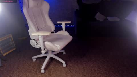 Maevee online show from 02/15/25, 11:17