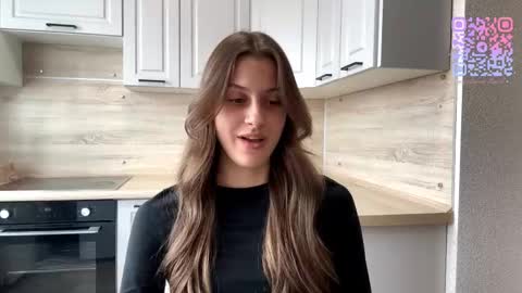 Snapshot of mafaldaossenfort chatting on 04/15/26, 07:15 Sophie online show from 04/15/26, 07:15