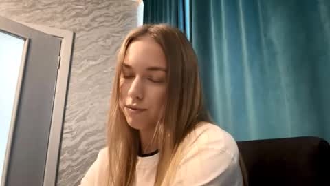 Sara online show from 03/13/26, 06:20