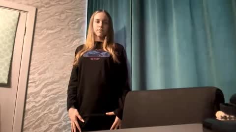 Sara online show from 03/25/26, 06:19