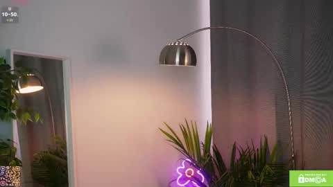 Eva online show from 09/30/25, 07:13