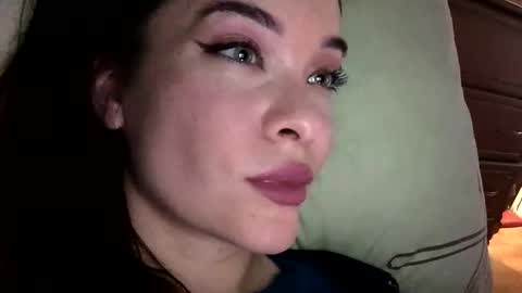 magggg658318 online show from 01/06/25, 12:02