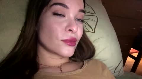 magggg658318 online show from 10/28/25, 03:14