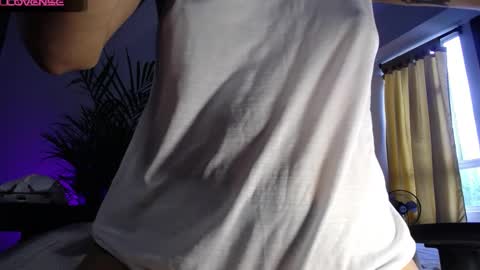 Snapshot of maggie_raver chatting on 01/23/25, 03:54 maggie online show from 01/23/25, 03:54