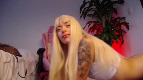 Snapshot of maggie_raver chatting on 09/13/25, 03:01 maggie online show from 09/13/25, 03:01