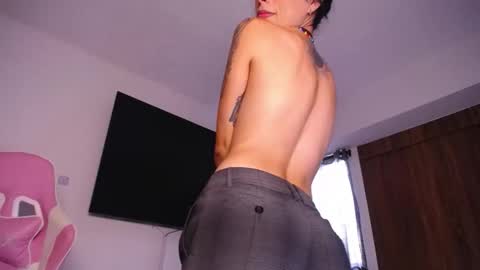 Snapshot of maggie_raver chatting on 11/22/25, 08:52 maggie online show from 11/22/25, 08:52