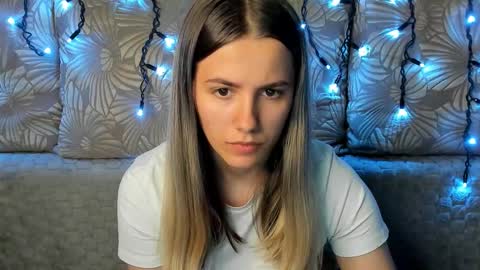 Maggie online show from 10/22/25, 02:45