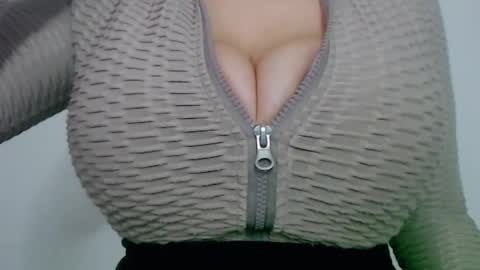 Maggie   online show from 12/03/24, 09:11