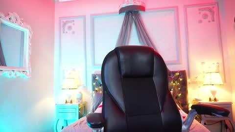 Snapshot of maggietime chatting on 12/21/24, 08:32 online show from 12/21/24, 08:32