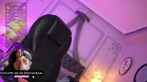 Snapshot of maggietime chatting on 01/11/25, 11:46 online show from 01/11/25, 11:46