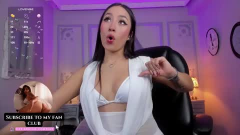 Snapshot of maggietime chatting on 02/22/25, 01:02 online show from 02/22/25, 01:02