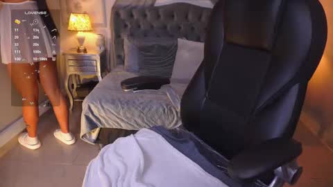 Snapshot of maggietime chatting on 02/25/25, 08:19 online show from 02/25/25, 08:19