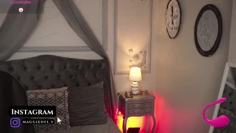 Snapshot of maggietime chatting on 09/23/25, 09:29 online show from 09/23/25, 09:29