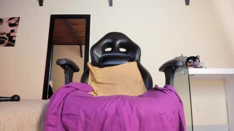   online show from 01/10/25, 03:06