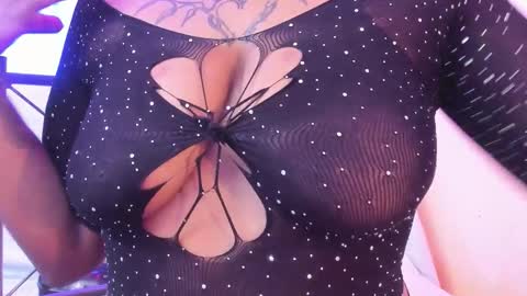 Snapshot of magic_axa_graham chatting on 10/25/25, 09:42 My name is magic axa grahamDont forget to follow me IG online show from 10/25/25, 09:42