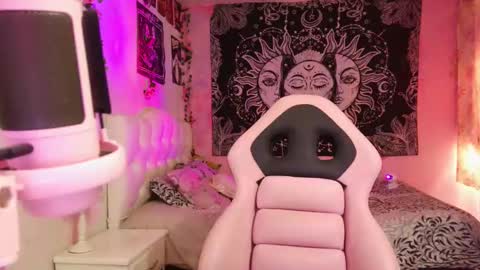 Claire online show from 02/12/25, 06:09