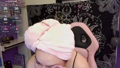 Claire online show from 03/28/26, 01:33