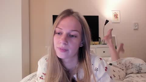 Snapshot of magic_couple13 chatting on 01/06/25, 03:29 Alice online show from 01/06/25, 03:29