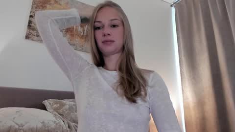 Snapshot of magic_couple13 chatting on 09/12/25, 12:27 Alice online show from 09/12/25, 12:27