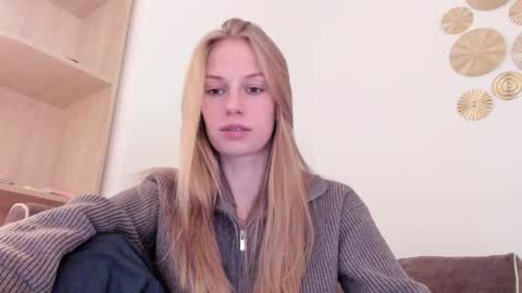 Snapshot of magic_couple13 chatting on 11/06/25, 01:12 Alice online show from 11/06/25, 01:12