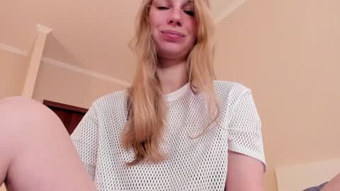 Snapshot of magic_couple13 chatting on 11/29/25, 09:12 Alice online show from 11/29/25, 09:12