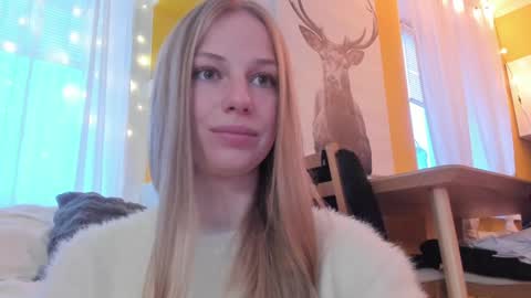 Snapshot of magic_couple13 chatting on 12/21/25, 11:28 Alice online show from 12/21/25, 11:28