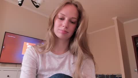 Alice  online show from 04/18/26, 07:56