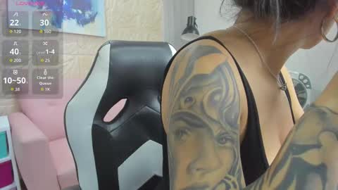 Isa  online show from 11/18/25, 08:24