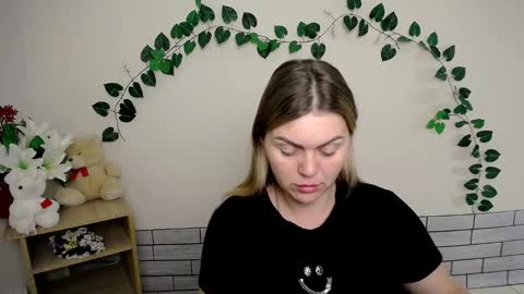 Snapshot of magic_katarina_ chatting on 12/19/24, 02:45 magic_katarina_ online show from 12/19/24, 02:45