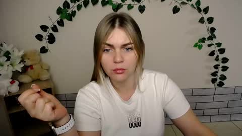 Snapshot of magic_katarina_ chatting on 12/26/24, 09:44 magic_katarina_ online show from 12/26/24, 09:44