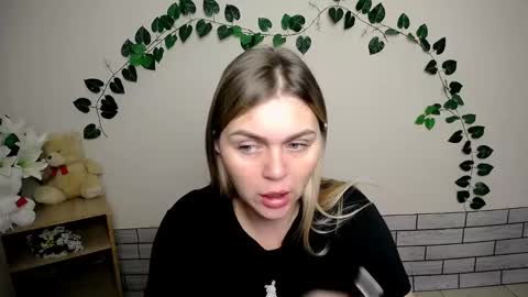 Snapshot of magic_katarina_ chatting on 01/17/25, 06:47 magic_katarina_ online show from 01/17/25, 06:47