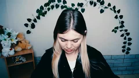 Snapshot of magic_katarina_ chatting on 02/18/25, 07:10 magic_katarina_ online show from 02/18/25, 07:10